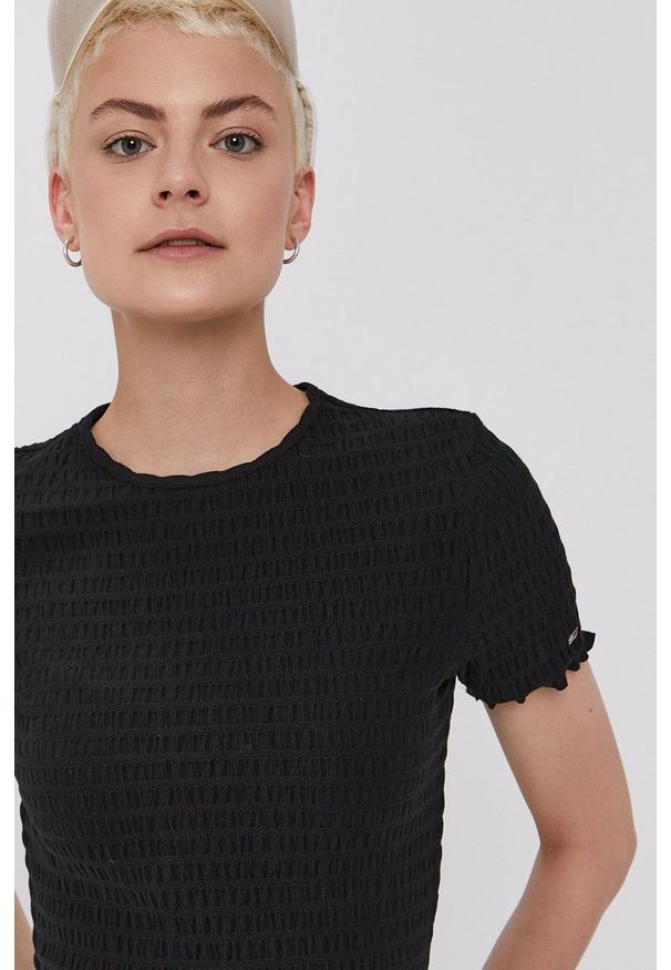 Tommy Jeans Sukienka kolor czarny mini dopasowana. Kolor: czarny. Materiał: bawełna, dzianina. Długość rękawa: krótki rękaw. Wzór: gładki. Typ sukienki: dopasowane. Długość: mini
