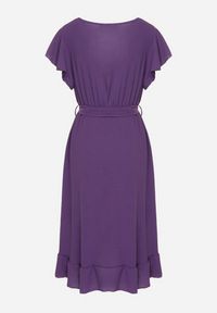 Born2be - Fioletowa Kopertowa Sukienka z Asymetrycznym Dołem Ozdobiona Falbanką z Paskiem w Talii Snidia. Okazja: na spacer, na co dzień. Kolor: fioletowy. Wzór: aplikacja. Sezon: lato. Typ sukienki: asymetryczne, kopertowe. Styl: klasyczny, casual, elegancki #6