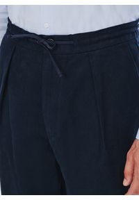 Pako Lorente - PAKO LORENTE – Bawełniane spodnie męskie casual. Okazja: na co dzień. Materiał: bawełna. Wzór: gładki. Styl: casual #5