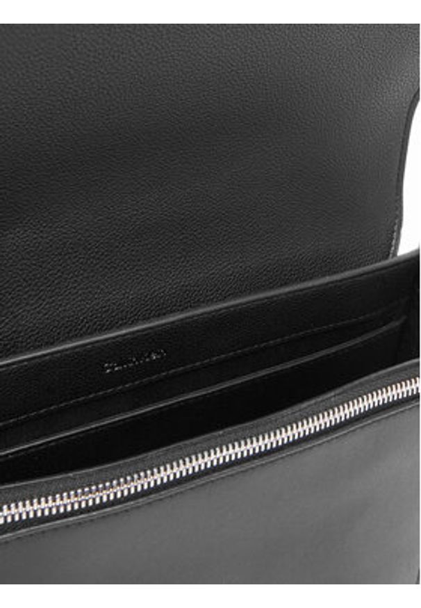 Calvin Klein Saszetka Micro Pebble Messenger 27 LV04D3034G Czarny. Kolor: czarny. Materiał: skóra