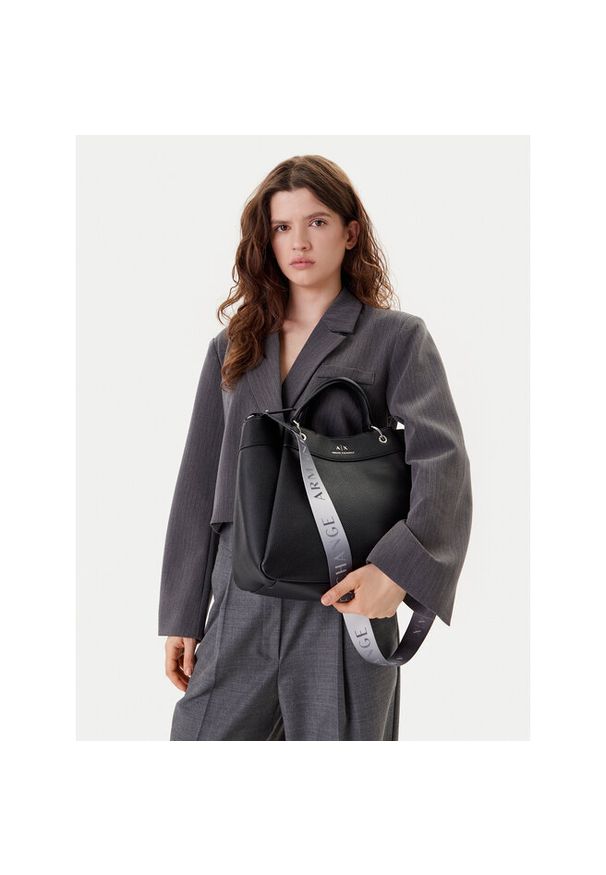 Torebka Armani Exchange. Kolor: czarny