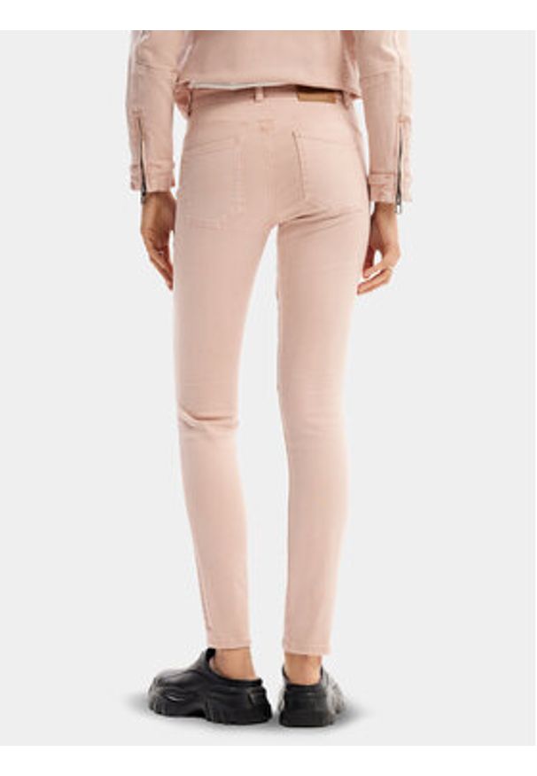 Desigual Jeansy Martinika 24SWDD75 Różowy Slim Fit. Kolor: różowy