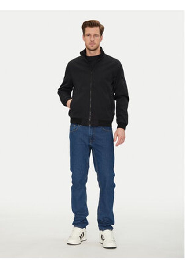 Blend Kurtka bomber 20717872 Czarny Regular Fit. Kolor: czarny. Materiał: syntetyk