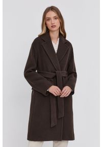 Pinko Płaszcz damski kolor brązowy przejściowy dwurzędowy. Okazja: na co dzień. Kolor: brązowy. Materiał: tkanina. Wzór: gładki. Styl: casual #4