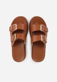 Born2be - Brązowe Klapki na Grubej Podeszwie z Dwoma Klamrami Xenienne. Okazja: na co dzień. Kolor: brązowy. Materiał: jeans. Wzór: ażurowy. Styl: casual, klasyczny #6