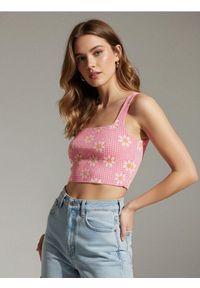 Sinsay - Crop top na ramiączkach w kwiatowy wzór - wielobarwny. Długość rękawa: na ramiączkach. Wzór: kwiaty #1