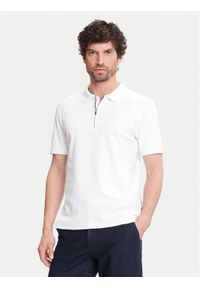 Pierre Cardin Polo C5 21455.2119 Biały Regular Fit. Typ kołnierza: polo. Kolor: biały. Materiał: bawełna