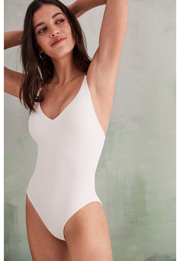 Women Secret - women'secret strój kąpielowy Beach Club kolor biały lekko usztywniona miseczka. Kolor: biały. Materiał: włókno, materiał
