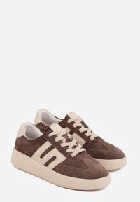 Renee - Brązowe Sneakersy Skórzane w Stylu Tenisówek z Geometrycznym Wzorem Eshiryla. Okazja: na co dzień. Kolor: brązowy. Materiał: skóra. Wzór: geometria #4