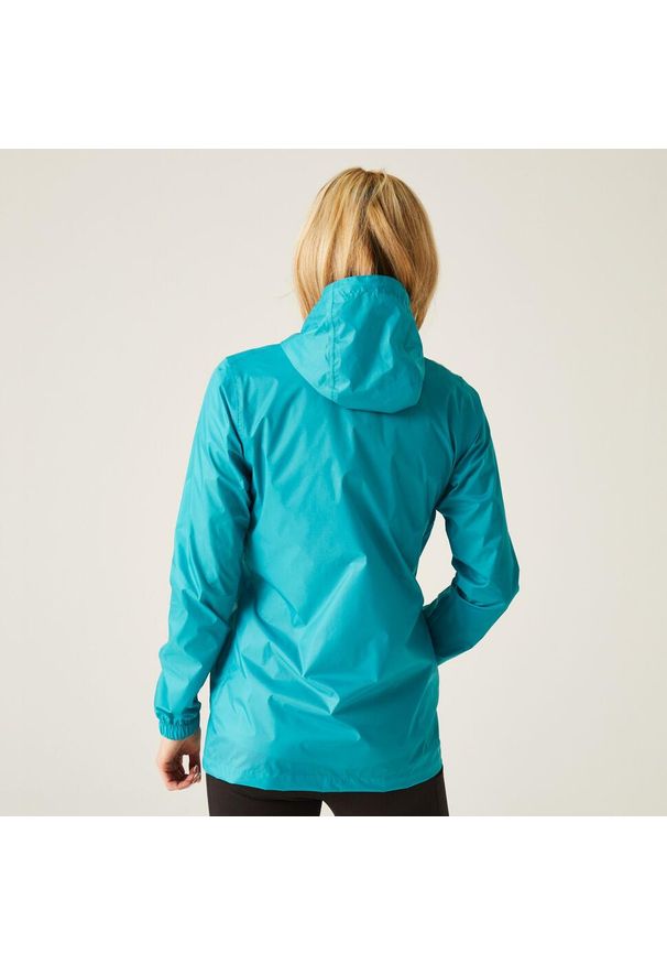 Regatta - Kurtka trekkingowa damska Pack It Jacket III kieszonkowa przeciwdeszczowa. Kolor: niebieski. Materiał: softshell. Sport: turystyka piesza
