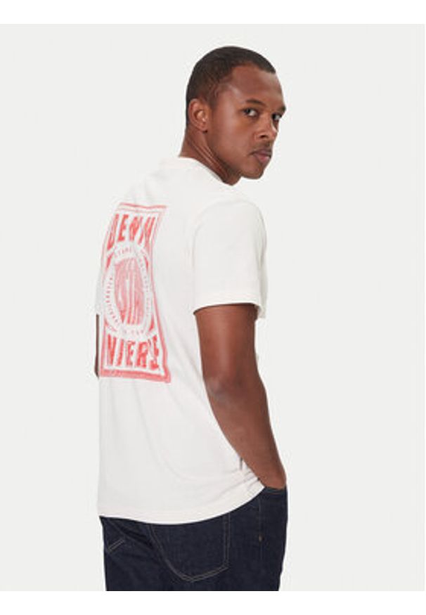 Mustang T-Shirt Akron 1016869 Écru Relaxed Fit. Materiał: bawełna