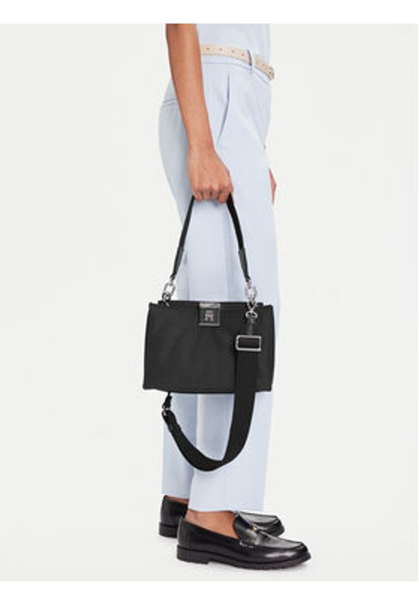 TOMMY HILFIGER - Tommy Hilfiger Torebka Th Her Med Satchel Nylon Sv AW0AW18200 Czarny. Kolor: czarny
