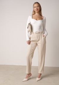 Born2be - Beżowe Eleganckie Spodnie Cygaretki z Wysokim Stanem i Paskiem z Klamerką Diminas. Okazja: na co dzień. Stan: podwyższony. Kolor: beżowy. Materiał: lakier. Wzór: gładki. Styl: elegancki #7