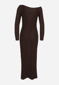 Born2be - Brązowa Dopasowana Sukienka z Metaliczną Ozdobą na Ramieniu Reilara. Kolor: brązowy. Wzór: aplikacja. Styl: elegancki #2