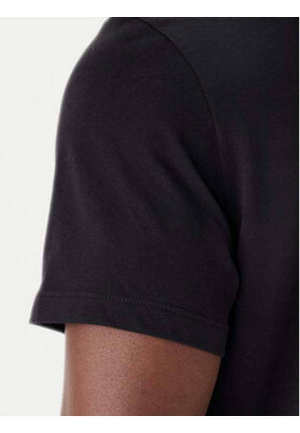 Calvin Klein T-Shirt LV04LF810G Czarny Regular Fit. Kolor: czarny. Materiał: bawełna