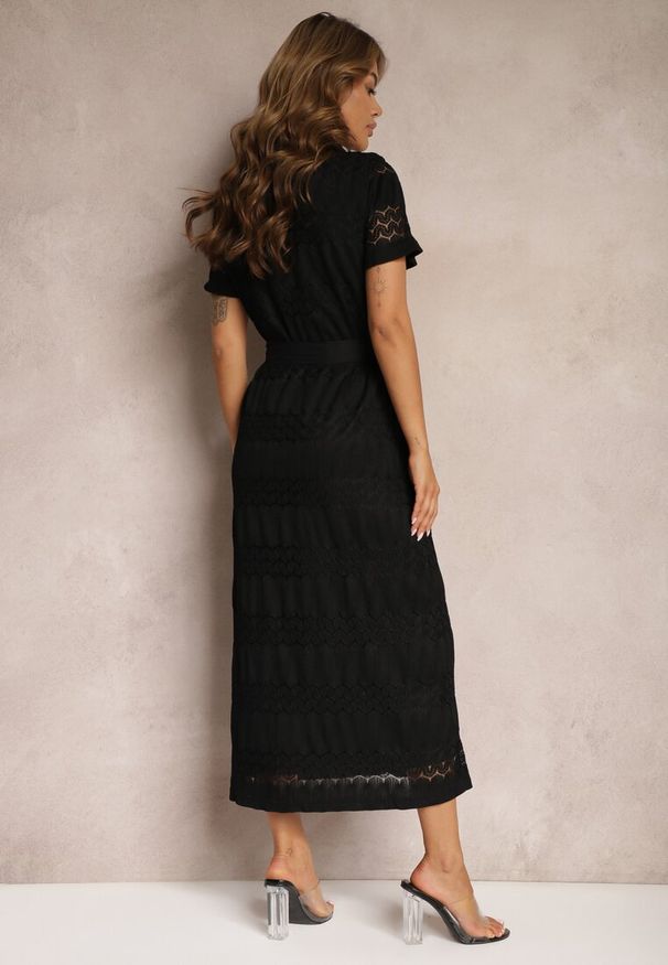 Renee - Czarna Sukienka o Koszulowym Kroju Zapinana na Guziki z Paskiem Galavia. Okazja: na co dzień. Kolor: czarny. Materiał: skóra. Wzór: ażurowy. Typ sukienki: koszulowe. Styl: casual, elegancki