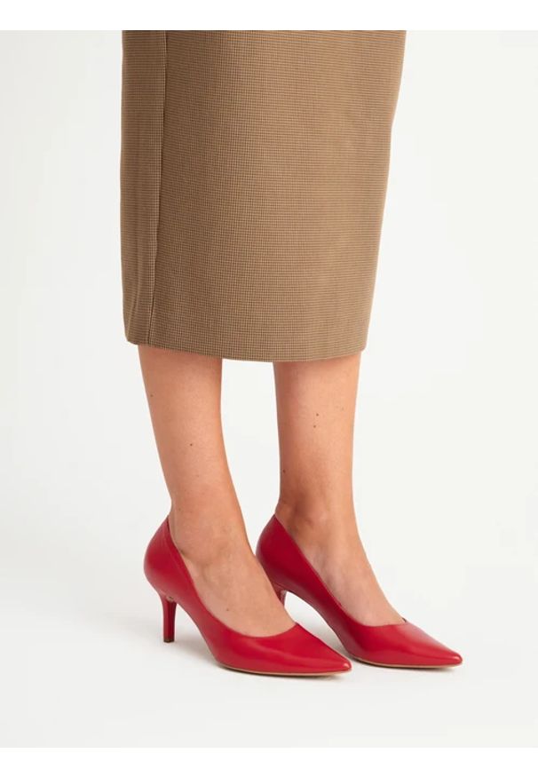 Ryłko - Czerwone czółenka na szpilce. Kolor: czerwony. Materiał: skóra. Obcas: na szpilce. Styl: street. Wysokość obcasa: średni
