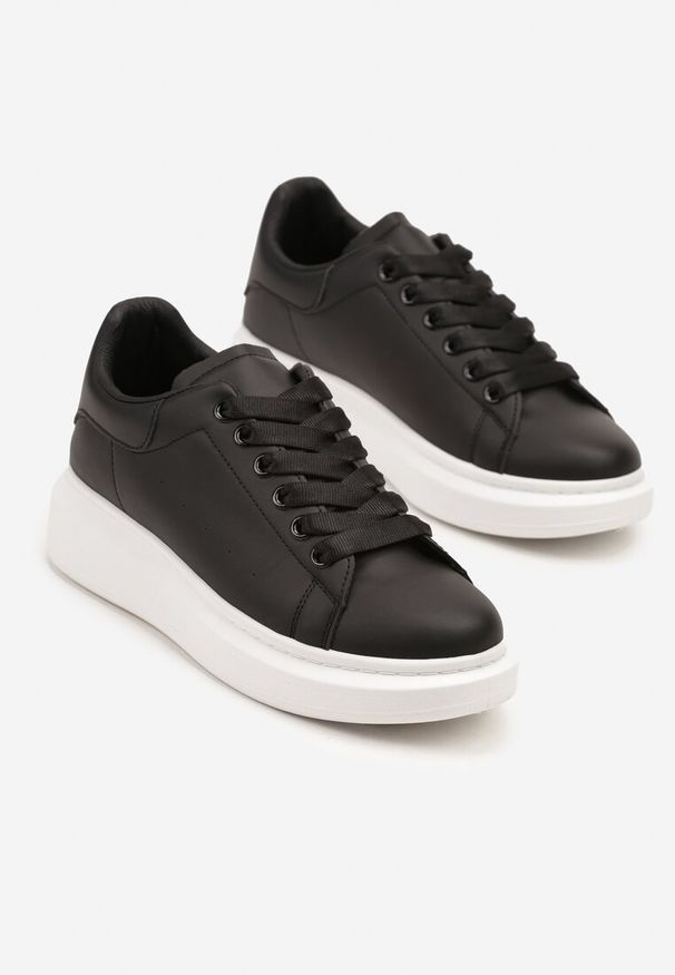 Born2be - Czarno-Białe Płaskie Klasyczne Buty Sportowe Sneakersy ze Sznurowaniem Sanesta. Nosek buta: okrągły. Zapięcie: sznurówki. Kolor: czarny. Obcas: na obcasie. Wysokość obcasa: niski