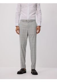 Reserved - Spodnie garniturowe z dodatkiem wiskozy - jasnoszary. Kolor: szary. Materiał: wiskoza #1