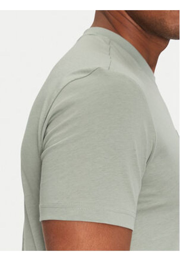 EA7 Emporio Armani T-Shirt 7M000224 AF10375 U9024 Zielony Regular Fit. Kolor: zielony. Materiał: bawełna