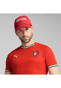 Puma - Czapka z daszkiem dla kibica portugalskiej piłki nożnej PUMA Sport Red White. Kolor: biały, czerwony, wielokolorowy. Styl: sportowy