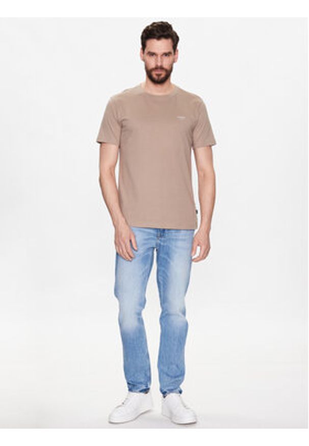 JOOP! Jeans T-Shirt 30027746 Brązowy Modern Fit. Kolor: brązowy. Materiał: bawełna
