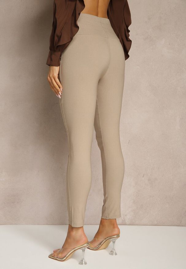 Renee - Jasnobeżowe Spodnie Skinny High Waist Kolanira. Okazja: na co dzień. Stan: podwyższony. Kolor: beżowy. Styl: sportowy, casual