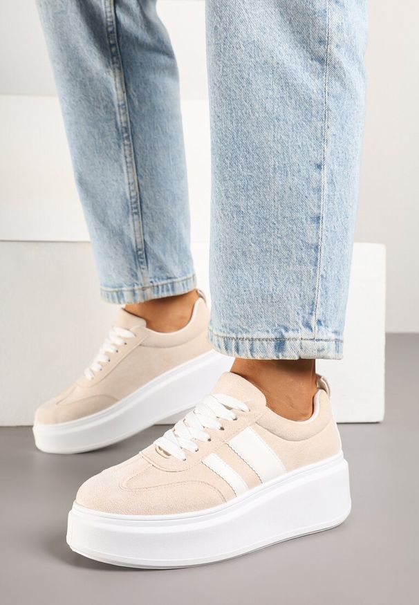 Born2be - Beżowe Sneakersy w Stylu Klasycznych Tenisówek na Grubej Podeszwie Rediree. Okazja: na co dzień, na spacer. Kolor: beżowy. Materiał: jeans. Szerokość cholewki: normalna. Sport: turystyka piesza