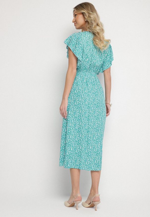 Born2be - Zielona Bawełniana Sukienka Rozkloszowana w Cętki z Ozdobnymi Guzikami Alulune. Okazja: na co dzień. Typ kołnierza: dekolt w kształcie V. Kolor: zielony. Materiał: bawełna. Długość rękawa: krótki rękaw. Styl: casual, elegancki