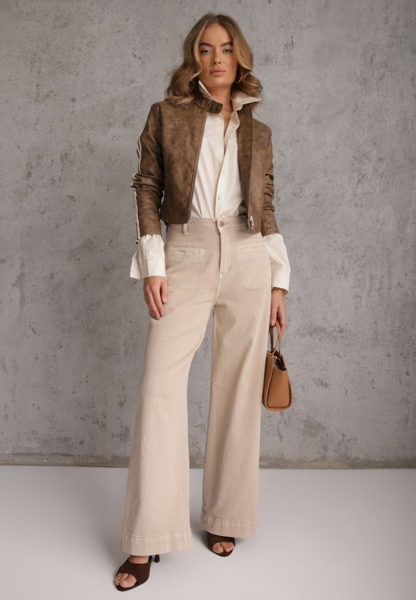 Renee - Beżowe Jeansy High Waist Wide Leg z Bawełny z Naszytymi Kieszonkami Yrelelin. Okazja: na co dzień. Stan: podwyższony. Kolor: beżowy. Długość: krótkie. Wzór: aplikacja. Styl: casual