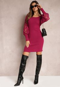 Renee - Fuksjowa Mini Dopasowana Sukienka ze Sweterkowej Dzianiny i Rękawami z Koronki Frankissa. Kolor: różowy. Materiał: dzianina, koronka. Wzór: koronka. Sezon: jesień, wiosna, zima. Długość: mini #3