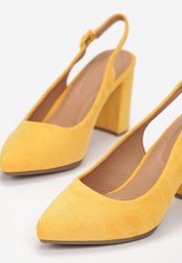 Born2be - Żółte Sandały Madede. Nosek buta: szpiczasty. Zapięcie: pasek. Kolor: żółty. Materiał: jeans. Wzór: geometria. Obcas: na obcasie. Styl: klasyczny. Wysokość obcasa: średni #6