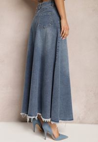 Renee - Niebieska Trapezowa Spódnica z Bawełny Jeansowa Ozdobiona Paskiem i Strzępieniami na Dole Meraleo. Kolor: niebieski. Materiał: bawełna, jeans. Wzór: aplikacja #4