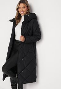 Born2be - Czarna Kurtka z Geometrycznym Pikowaniem Johnatta. Kolor: czarny. Wzór: geometria #4