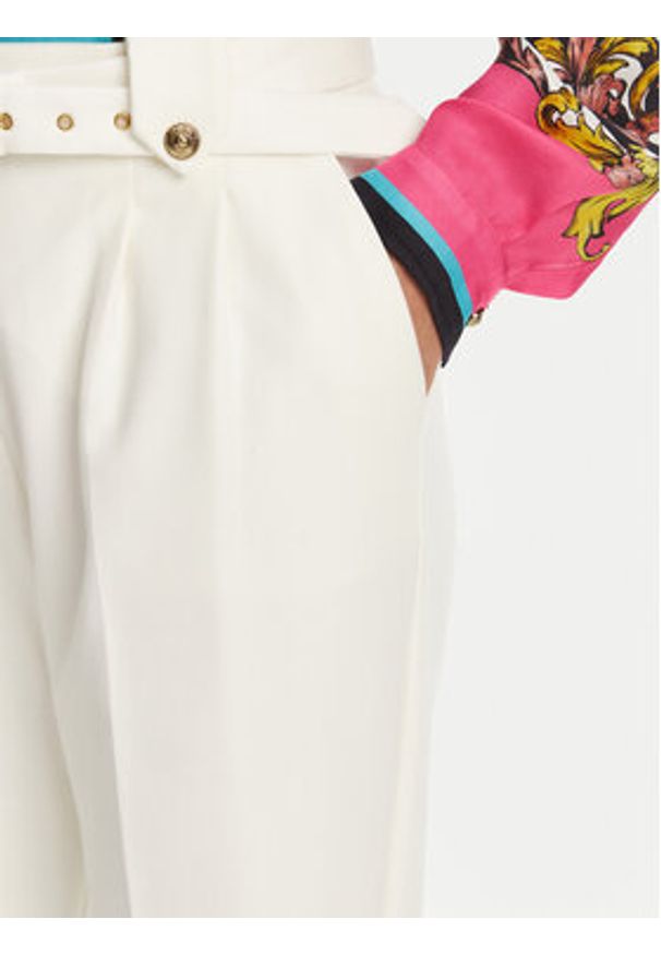 Versace Jeans Couture Spodnie materiałowe 78HAA111 Biały Straight Fit. Kolor: biały. Materiał: syntetyk
