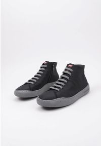 Buty męskie Camper Model K300270. Kolor: czarny, szary, wielokolorowy. Sport: turystyka piesza