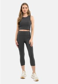 Volcano - Krótki top sportowy T-LOTOS. Kolor: szary. Materiał: prążkowany, materiał. Długość rękawa: na ramiączkach. Długość: krótkie. Wzór: napisy. Styl: sportowy #1