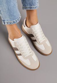 Renee - Ciemnobeżowe Casualowe Sneakersy na Płaskiej Podeszwie z Paskami Jereria. Okazja: na co dzień. Zapięcie: pasek. Kolor: beżowy. Materiał: jeans. Obcas: na płaskiej podeszwie #4