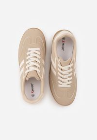 Renee - Beżowe Sneakersy Typu Klasyczne Tenisówki Kilice. Okazja: na co dzień, na randkę. Kolor: beżowy. Materiał: satyna, koronka #3
