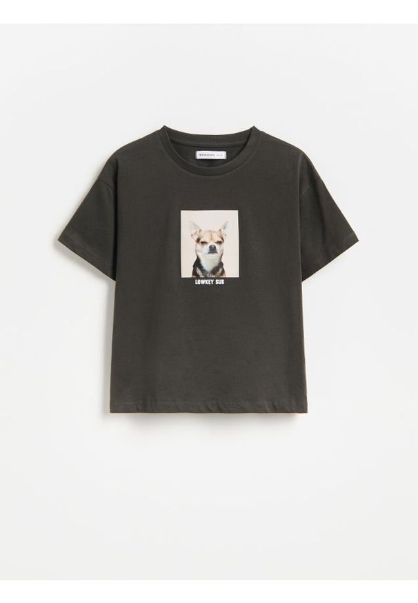 Reserved - T-shirt z nadrukiem - ciemnoszary. Kolor: szary. Materiał: bawełna. Wzór: nadruk