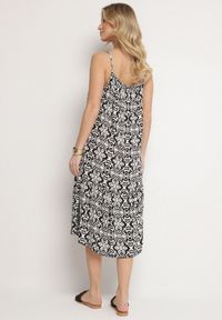 Born2be - Czarna Rozkloszowana Sukienka na Ramiączkach z Bawełny w Ornamentalny Wzór Valpio. Okazja: na spacer. Typ kołnierza: dekolt kwadratowy. Kolor: czarny. Materiał: bawełna. Długość rękawa: na ramiączkach #5