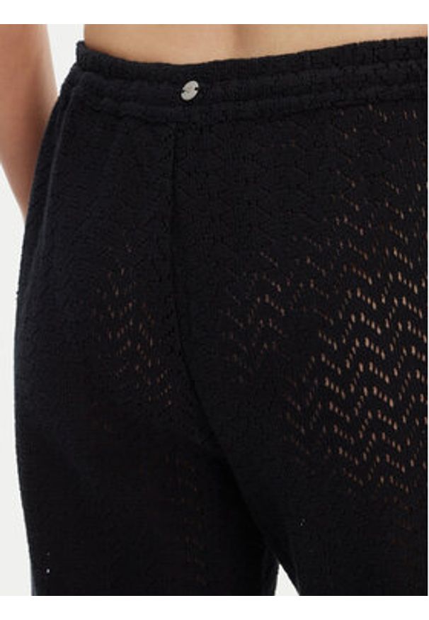 Roxy Spodnie materiałowe ERJX603437 Czarny Regular Fit. Kolor: czarny. Materiał: bawełna