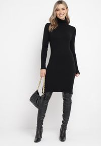 Born2be - Czarna Sukienka Midi z Golfem o Sweterkowym Fasonie Abdone. Typ kołnierza: golf. Kolor: czarny. Długość: midi #4