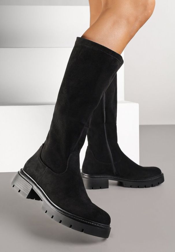 Born2be - Czarne Casualowe Kozaki z Imitacji Zamszu Fesalara. Okazja: na co dzień. Kolor: czarny. Materiał: zamsz. Obcas: na płaskiej podeszwie. Styl: casual