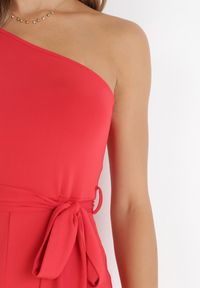 Born2be - Czerwony Kombinezon na Jedno Ramię z Materiałowym Paskiem Keana. Kolor: czerwony. Materiał: materiał. Długość: długie #4