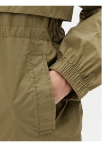 TOMMY HILFIGER - Tommy Hilfiger Wiatrówka WW0WW46444 Khaki Relaxed Fit. Kolor: brązowy. Materiał: syntetyk