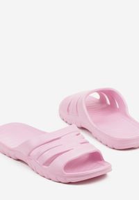 Born2be - Różowe Piankowe Klapki z Ozdobnymi Wycięciami Solritia. Okazja: na plażę, na spacer. Kolor: różowy. Materiał: jeans. Sezon: lato #2