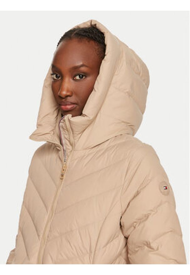 TOMMY HILFIGER - Tommy Hilfiger Kurtka puchowa Chevron WW0WW42622 Beżowy Regular Fit. Kolor: beżowy. Materiał: syntetyk. Sezon: zima