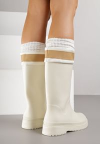 Born2be - Białe Kalosze ze Ściąganą Cholewką i Napisem Oveslia. Okazja: na co dzień. Kolor: biały. Materiał: jeans. Szerokość cholewki: normalna. Wzór: napisy. Sezon: wiosna. Styl: casual, klasyczny #6