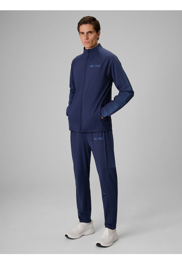 4f - 4F Bluza treningowa regular bez kaptura męska 4F x Robert Lewandowski - granatowa XL. Okazja: na co dzień. Typ kołnierza: bez kaptura. Kolor: niebieski. Materiał: materiał. Długość rękawa: raglanowy rękaw. Długość: długie. Sezon: lato. Styl: casual, klasyczny, sportowy